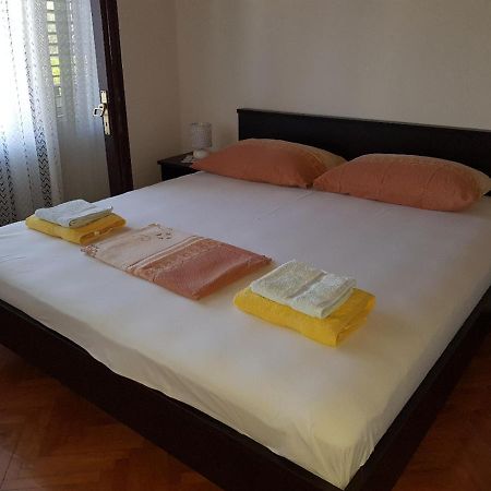 סאלי Apartments Orlic מראה חיצוני תמונה