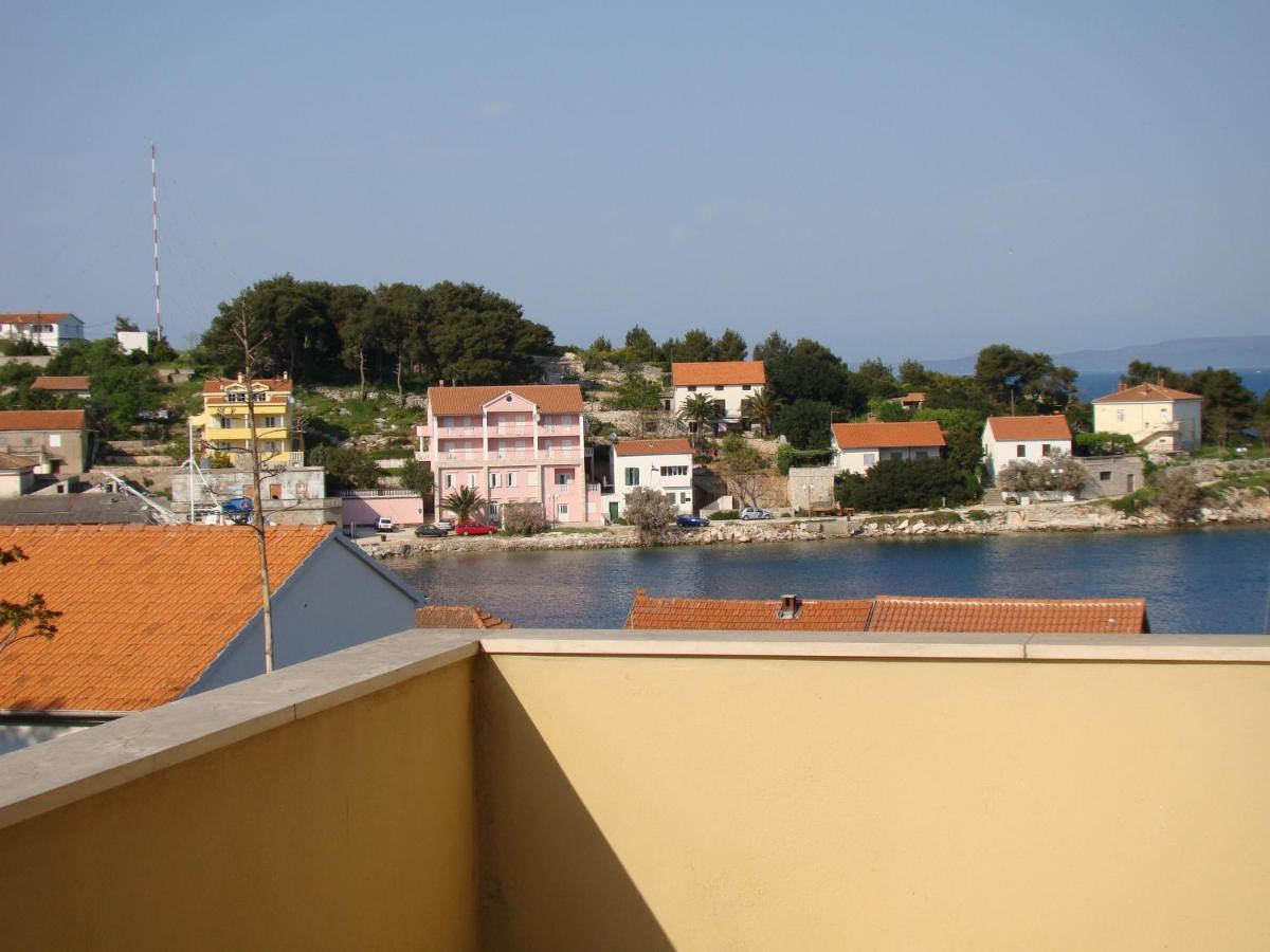 סאלי Apartments Orlic מראה חיצוני תמונה