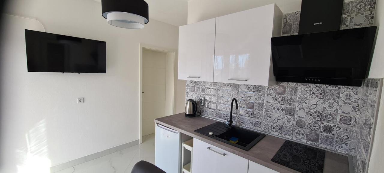 סאלי Apartments Orlic מראה חיצוני תמונה