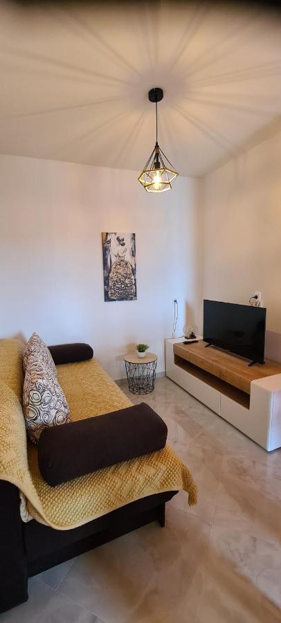 סאלי Apartments Orlic מראה חיצוני תמונה
