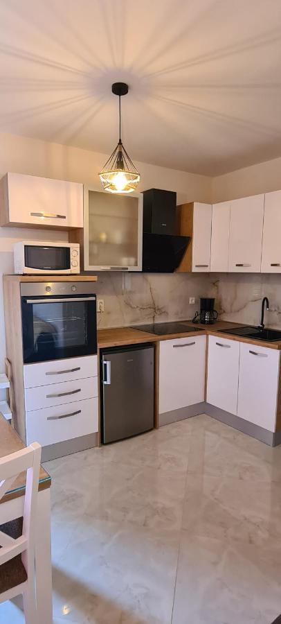סאלי Apartments Orlic מראה חיצוני תמונה