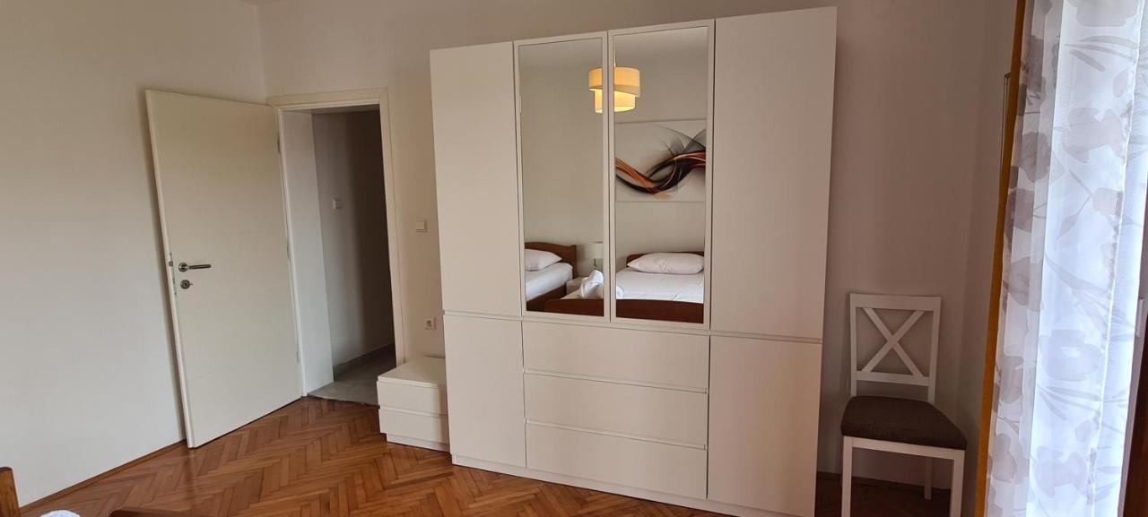סאלי Apartments Orlic מראה חיצוני תמונה