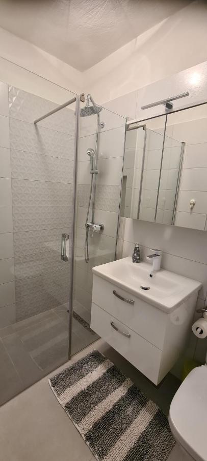 סאלי Apartments Orlic מראה חיצוני תמונה